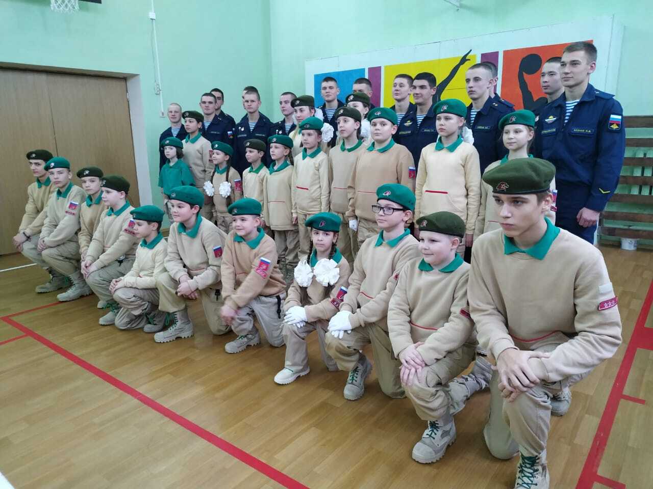Военнослужащие 45-ой бригады СпН ВДВ встретились с юнармейцами Кожинской школы